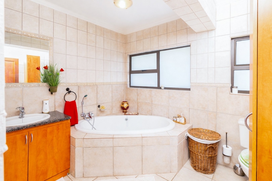 3 Bedroom Property for Sale in Caribbean Beach Club North West